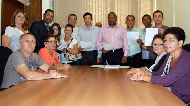 CAMARA_Protetores dos animais visitam vereadores